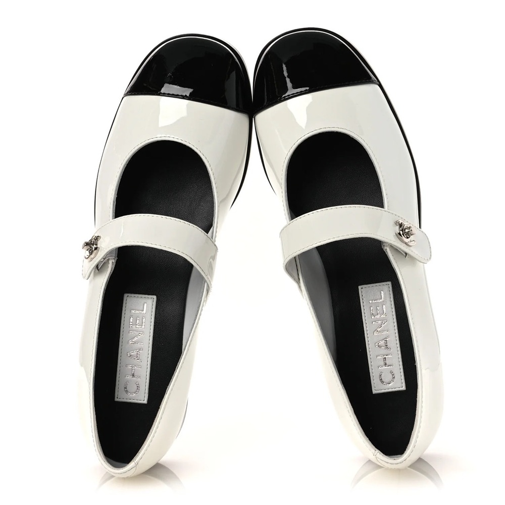 CHANEL Mary Jane Black & White Patent Leather Flats BRAND NEW W BOX & BAG
